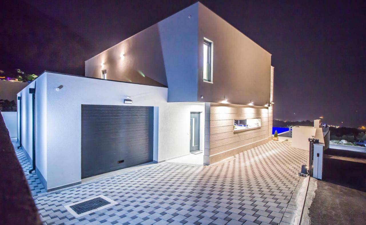 Luxury Villa High Hopes With Pool Makarska Exterior photo